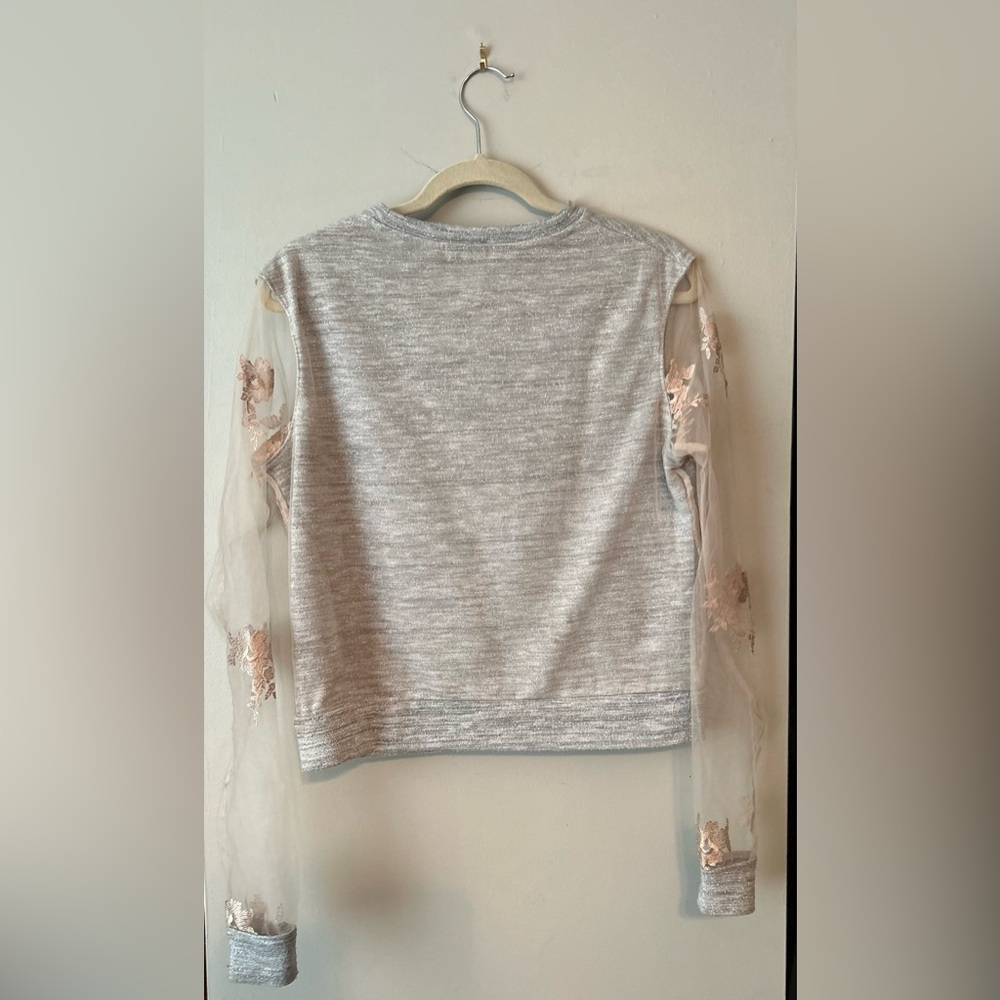 ✌️4/$20✌️ Sheer overlay top - Picture 3 of 15